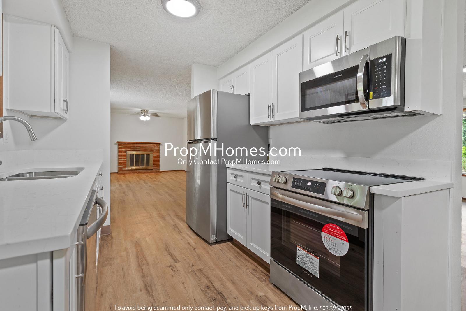 Updated 3 Bedroom Home in Aloha - Large Fenced Yard! property image