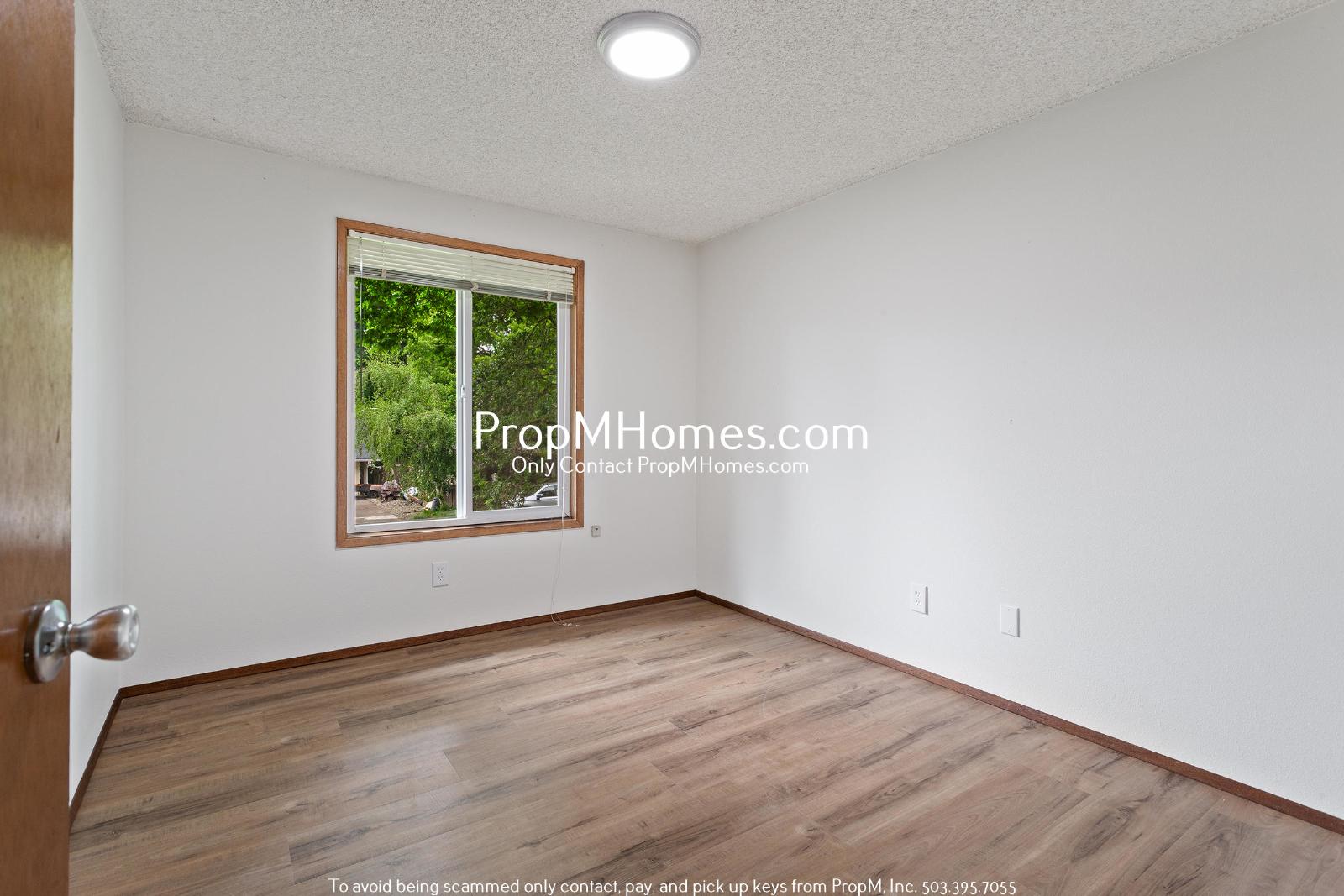 Updated 3 Bedroom Home in Aloha - Large Fenced Yard! property image