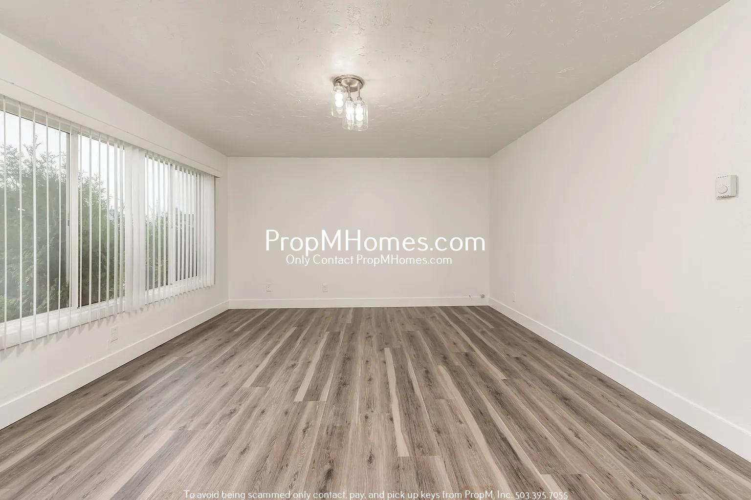 Updated 3 Bedroom Duplex in Newberg! property image