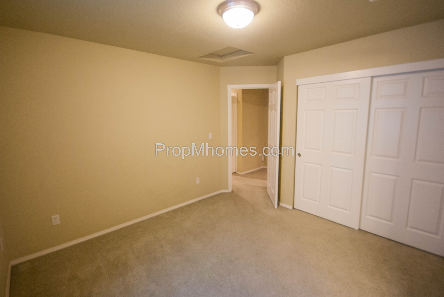 Spacious Three Bedroom, Three Bath Townhouse w/ Attached Garage property image