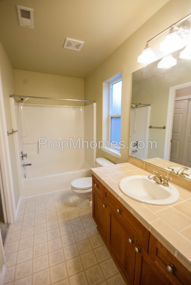 Spacious Three Bedroom, Three Bath Townhouse w/ Attached Garage property image