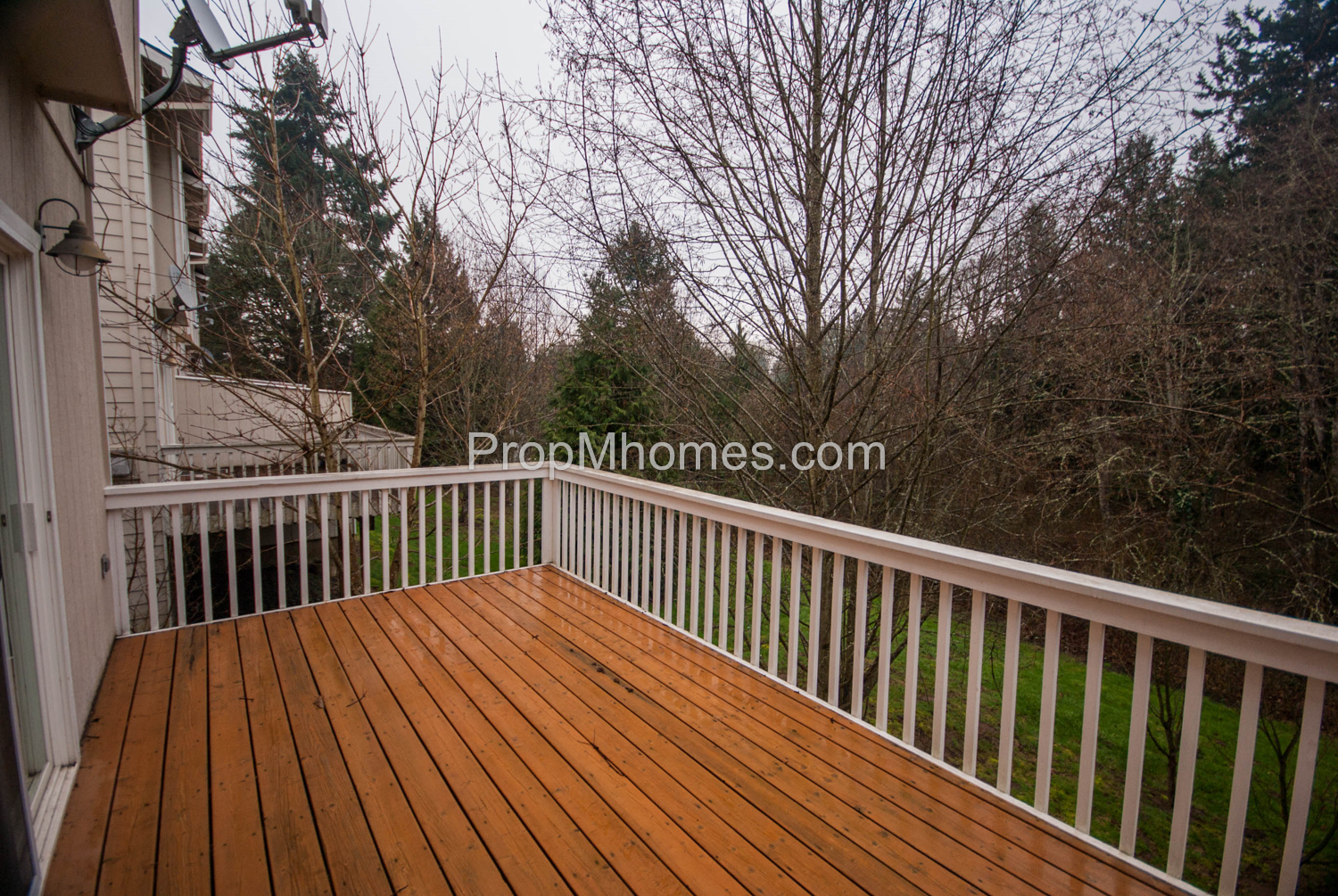 Spacious Three Bedroom, Three Bath Townhouse w/ Attached Garage property image