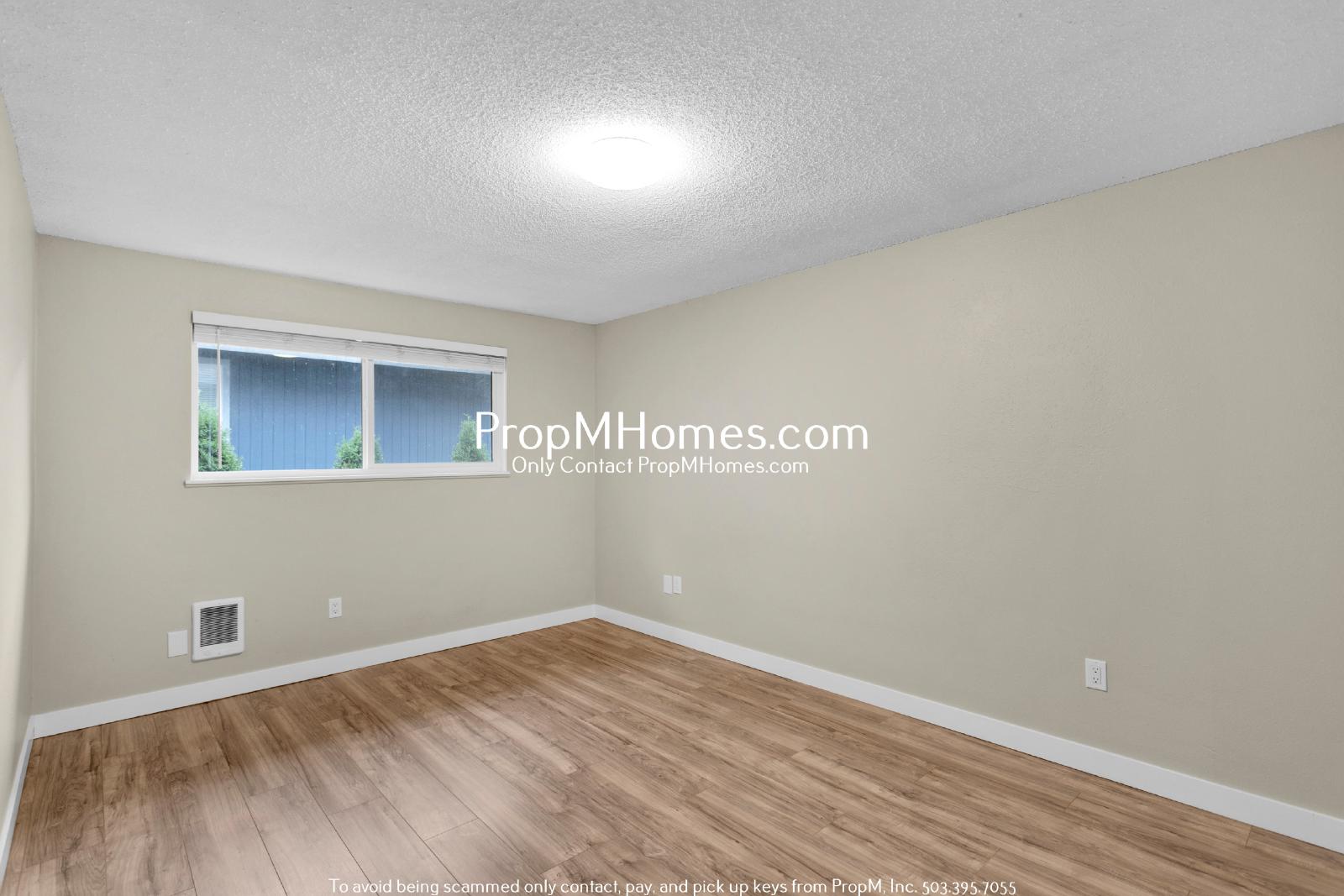 Updated Three Bedroom Duplex in the Heart of Oregon City! property image