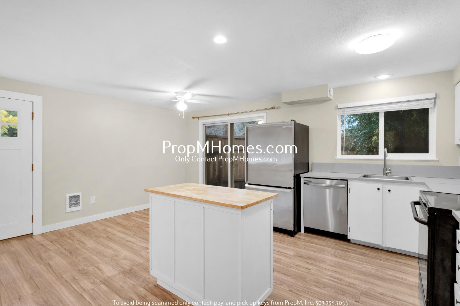 Updated Three Bedroom Duplex in the Heart of Oregon City! property image