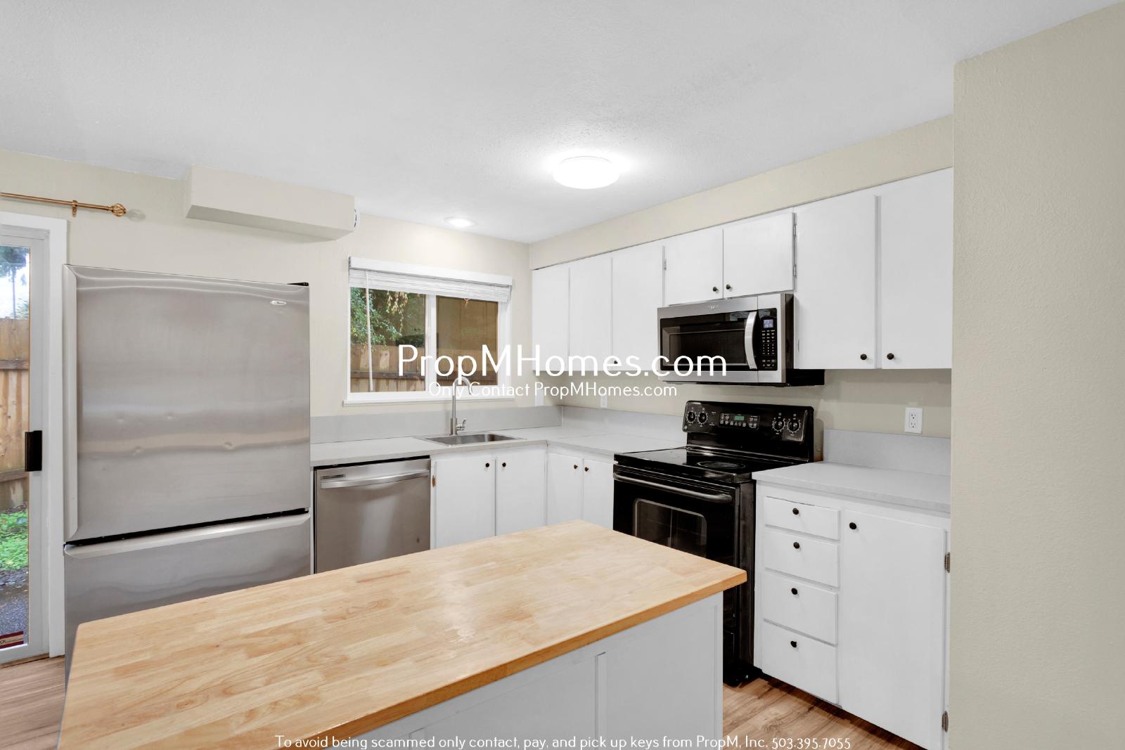 Updated Three Bedroom Duplex in the Heart of Oregon City! property image