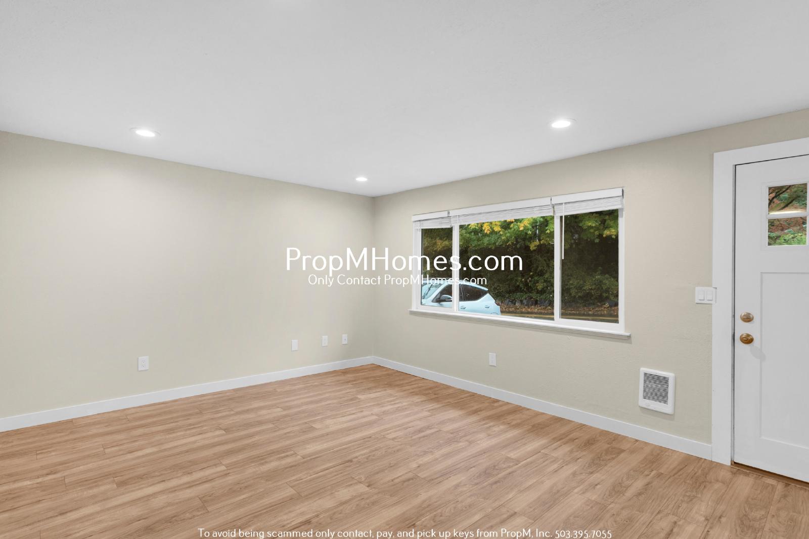 Updated Three Bedroom Duplex in the Heart of Oregon City! property image