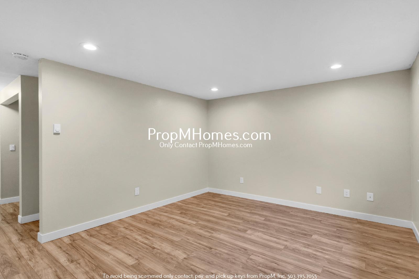 Updated Three Bedroom Duplex in the Heart of Oregon City! property image