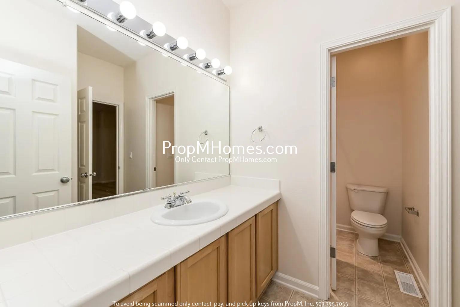 Spacious Three Bedroom Home on Bull Mountain - Gated Street! property image