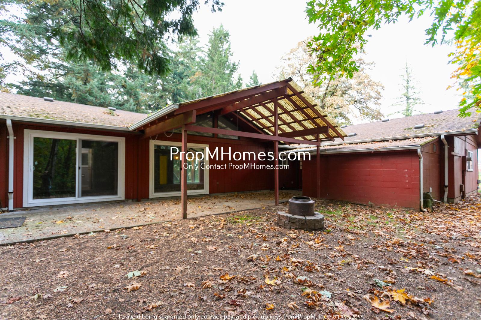 Private 20-Acre Retreat in Oregon City – Spacious 3-Bedroom Ranch Home with Scenic Views! property image