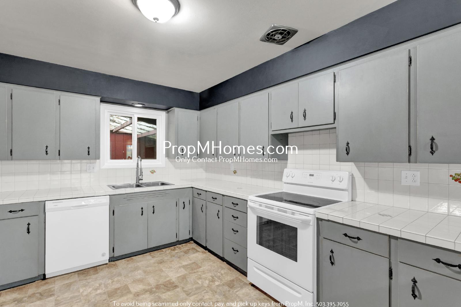 Private 20-Acre Retreat in Oregon City – Spacious 3-Bedroom Ranch Home with Scenic Views! property image