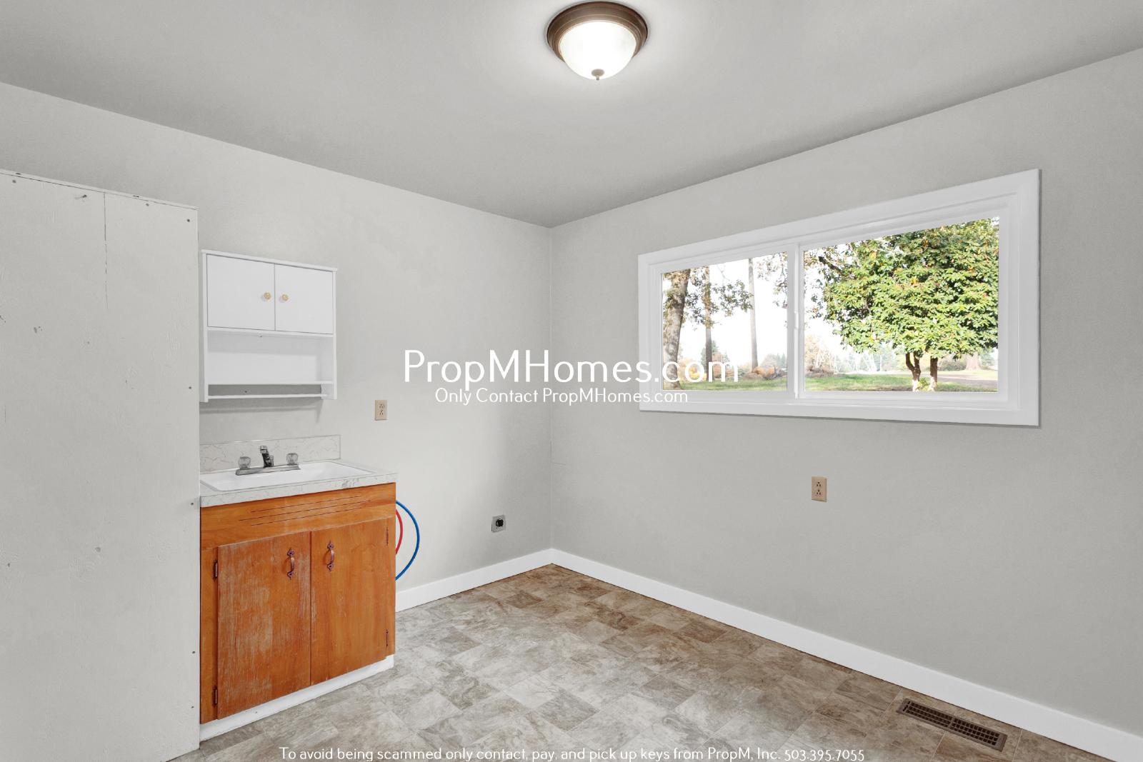 Private 20-Acre Retreat in Oregon City – Spacious 3-Bedroom Ranch Home with Scenic Views! property image