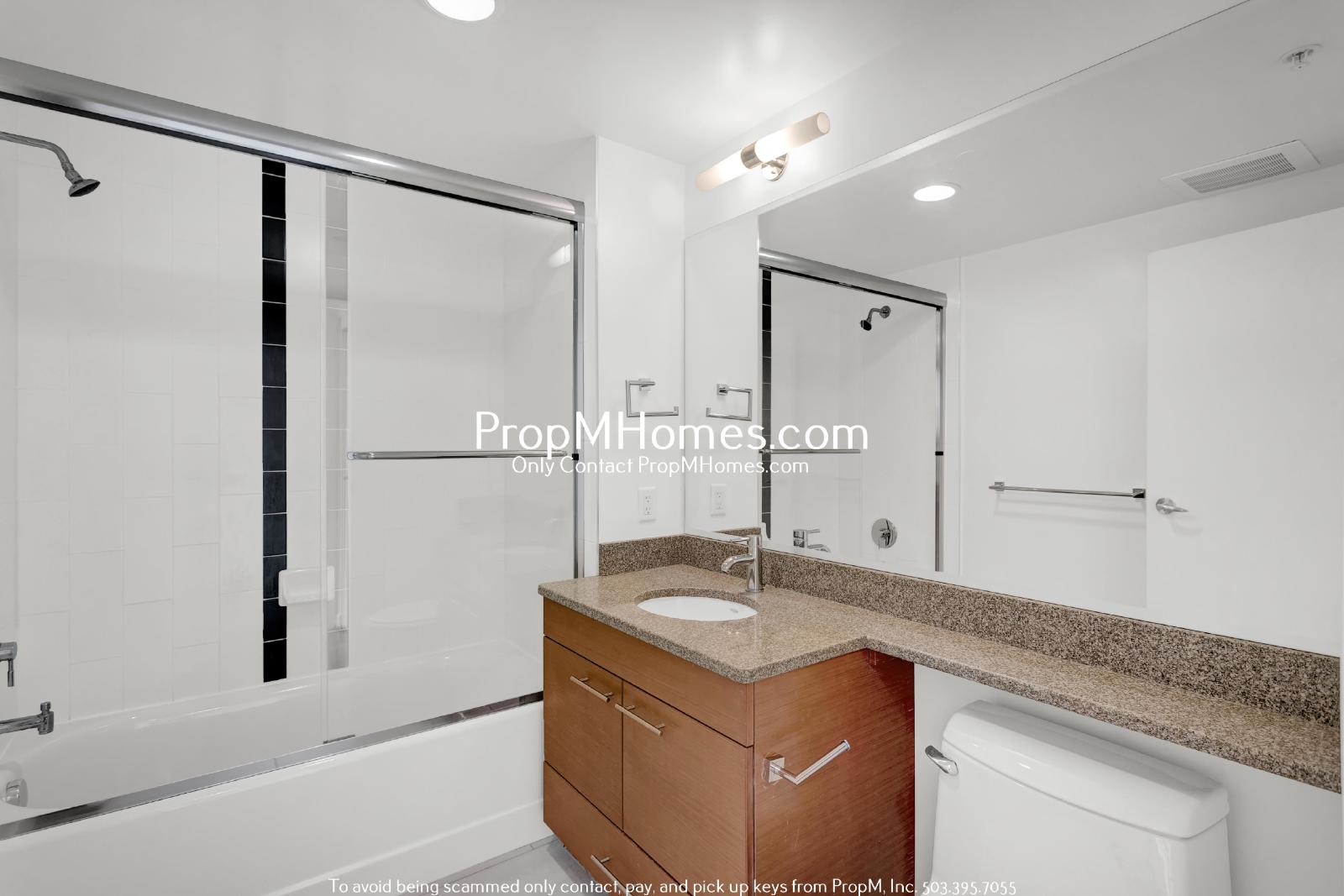 Modern 2-Bedroom, 2-Bath Condo with Stunning Views in the Iconic Benson Tower property image