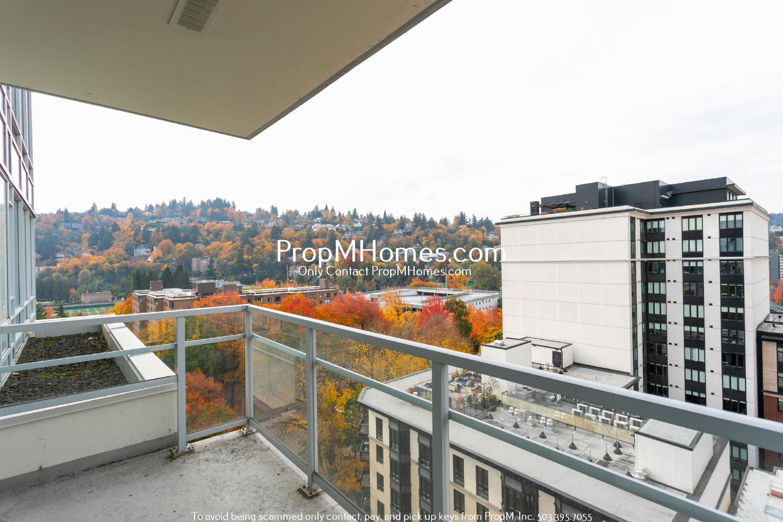 Modern 2-Bedroom, 2-Bath Condo with Stunning Views in the Iconic Benson Tower property image