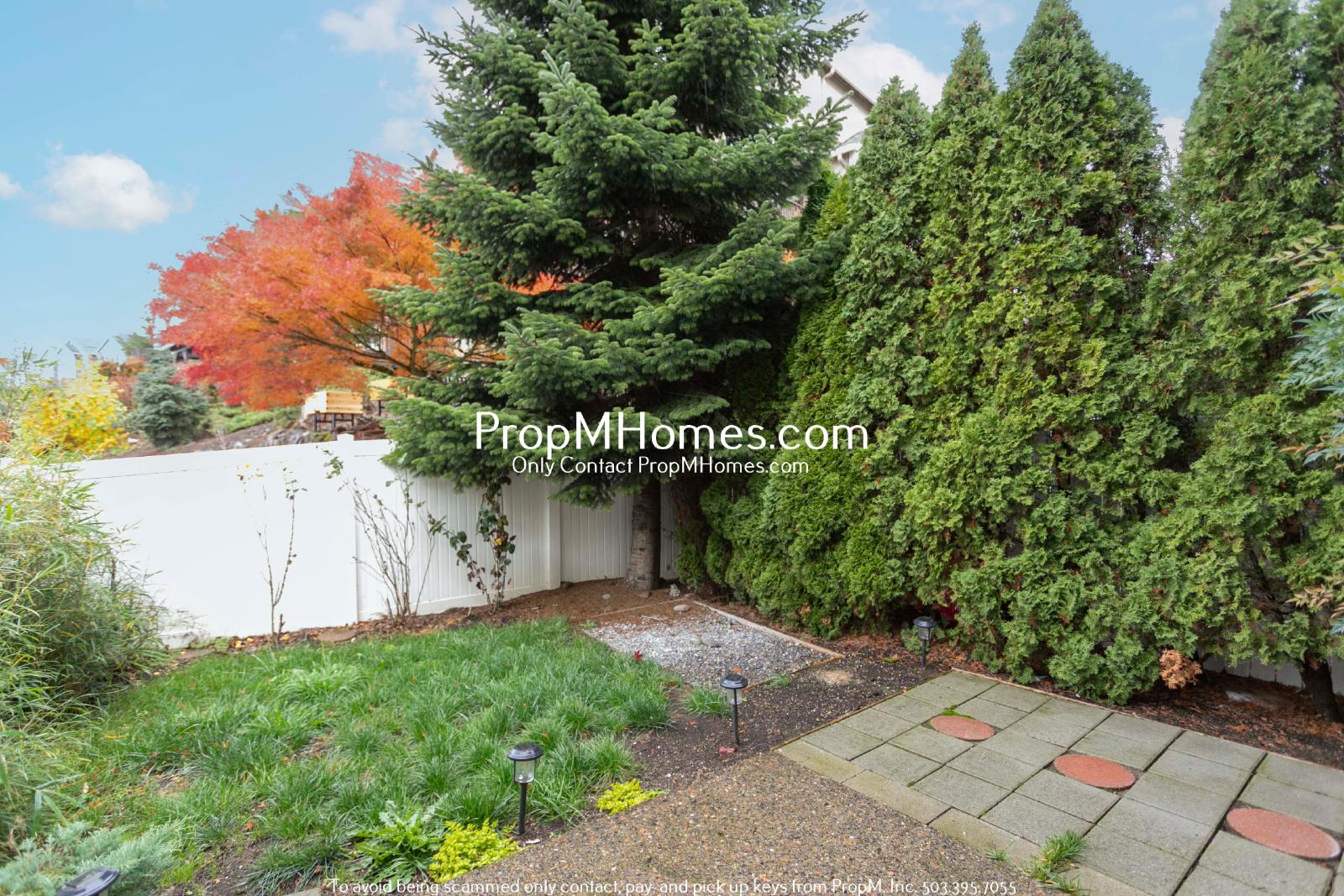 Beautiful Townhome in Parker Crest – Modern Finishes, Private Backyard, and Prime West Linn Location! property image