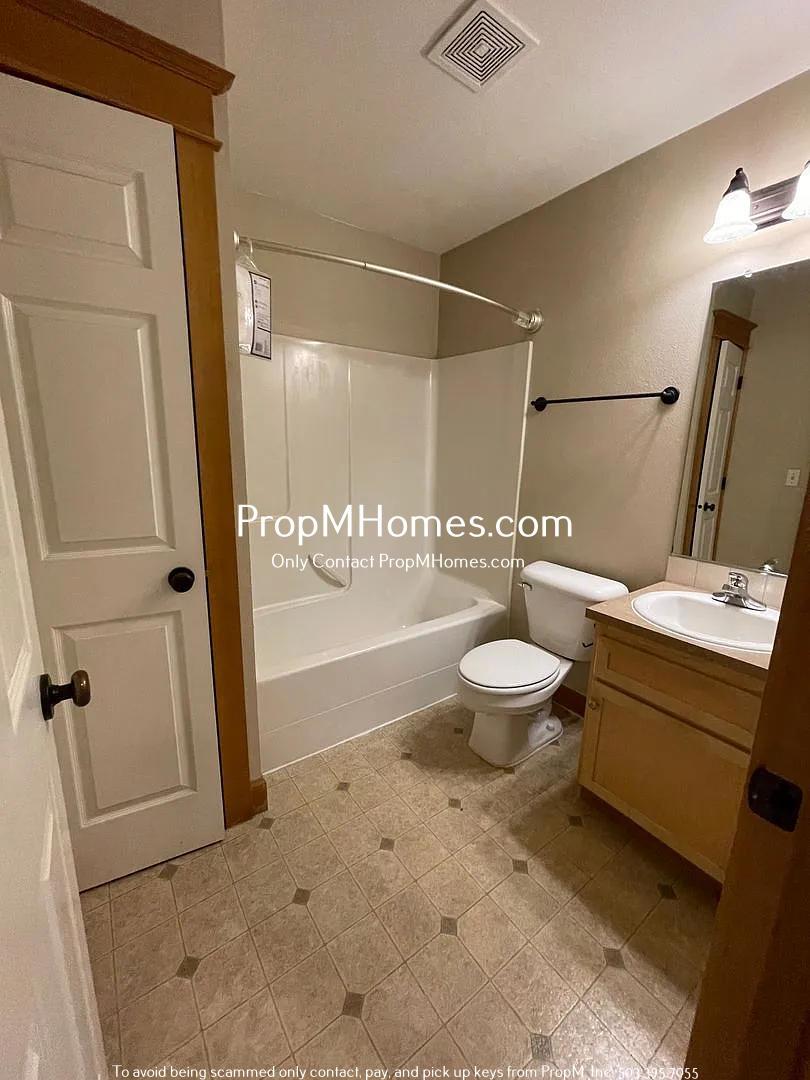 Cozy Two Bedroom in the Heart of SE! property image