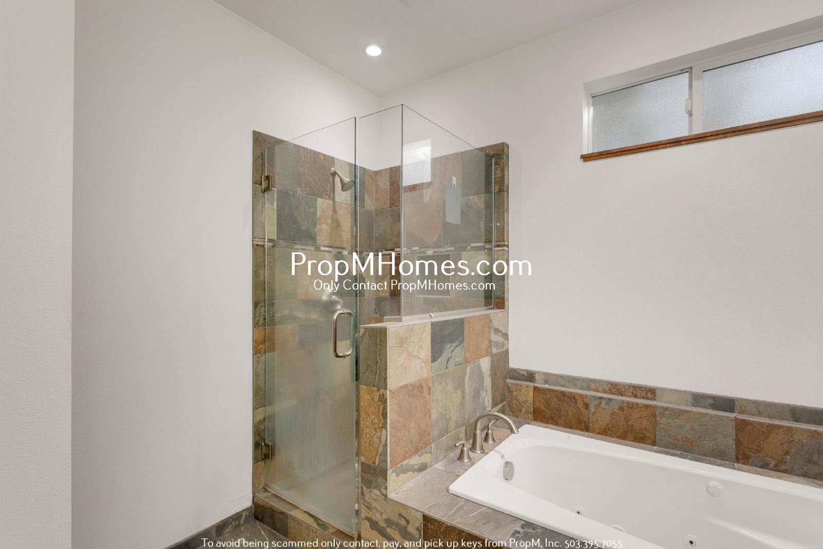 Gorgeous Home Near Multnomah Village - Four Bedrooms! property image