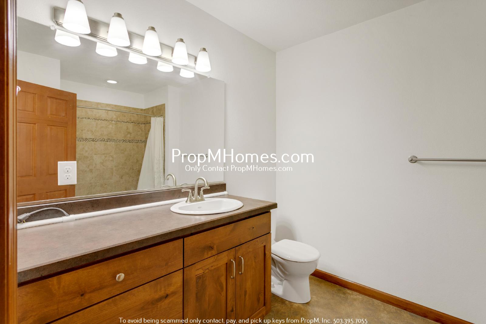 Gorgeous Home Near Multnomah Village - Four Bedrooms! property image