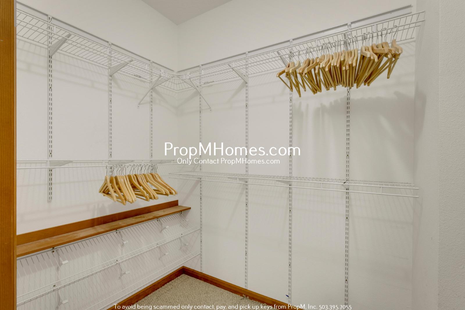 Gorgeous Home Near Multnomah Village - Four Bedrooms! property image