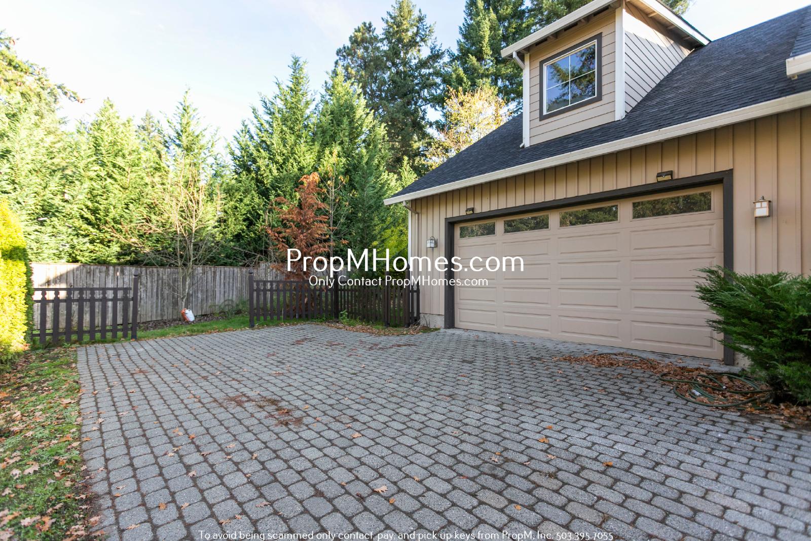 Gorgeous Home Near Multnomah Village - Four Bedrooms! property image
