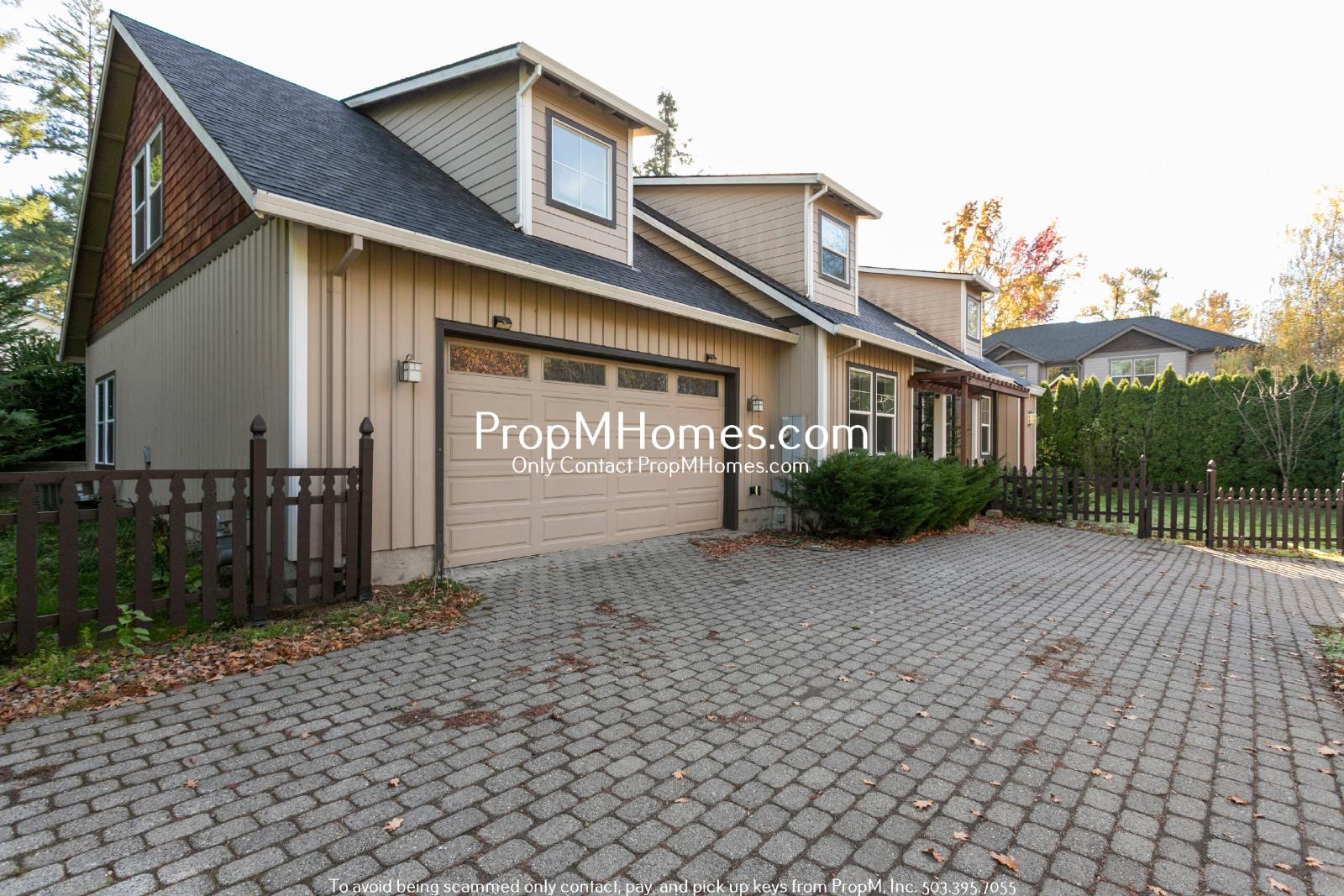Gorgeous Home Near Multnomah Village - Four Bedrooms! property image