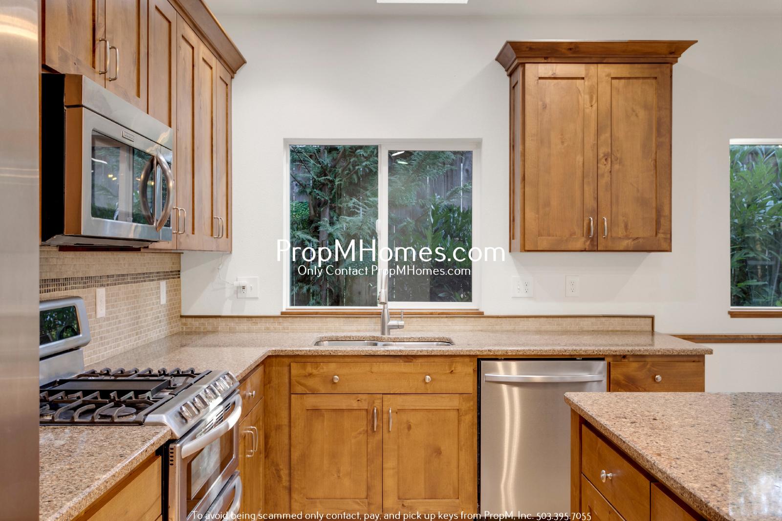 Gorgeous Home Near Multnomah Village - Four Bedrooms! property image