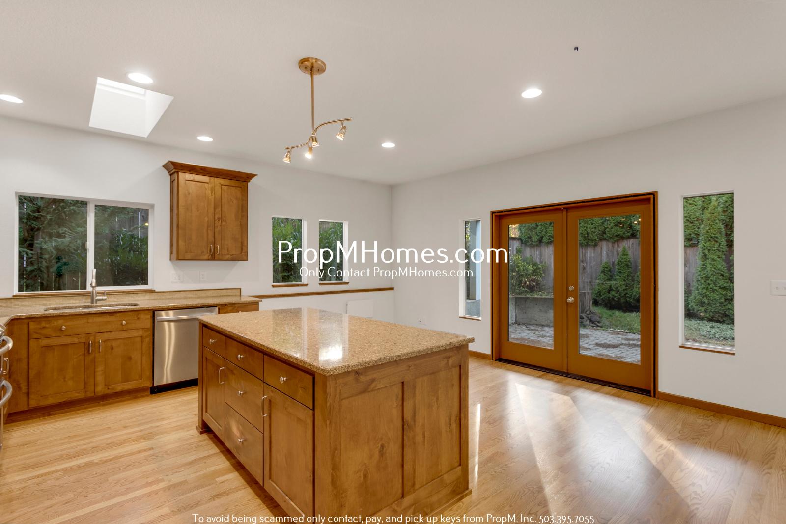 Gorgeous Home Near Multnomah Village - Four Bedrooms! property image