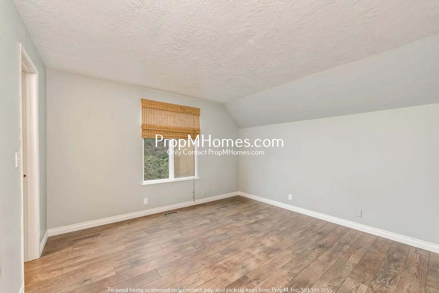 Charming Three Bedroom Home in SW Portland! property image