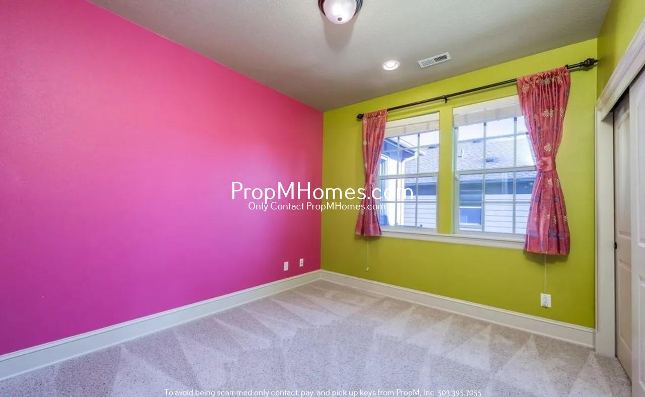 Gorgeous Three Bedroom Home in Villebois! property image