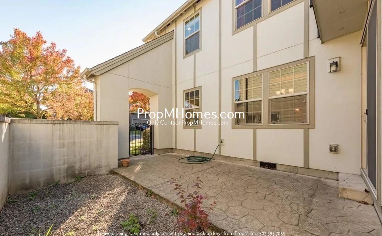 Gorgeous Three Bedroom Home in Villebois! property image