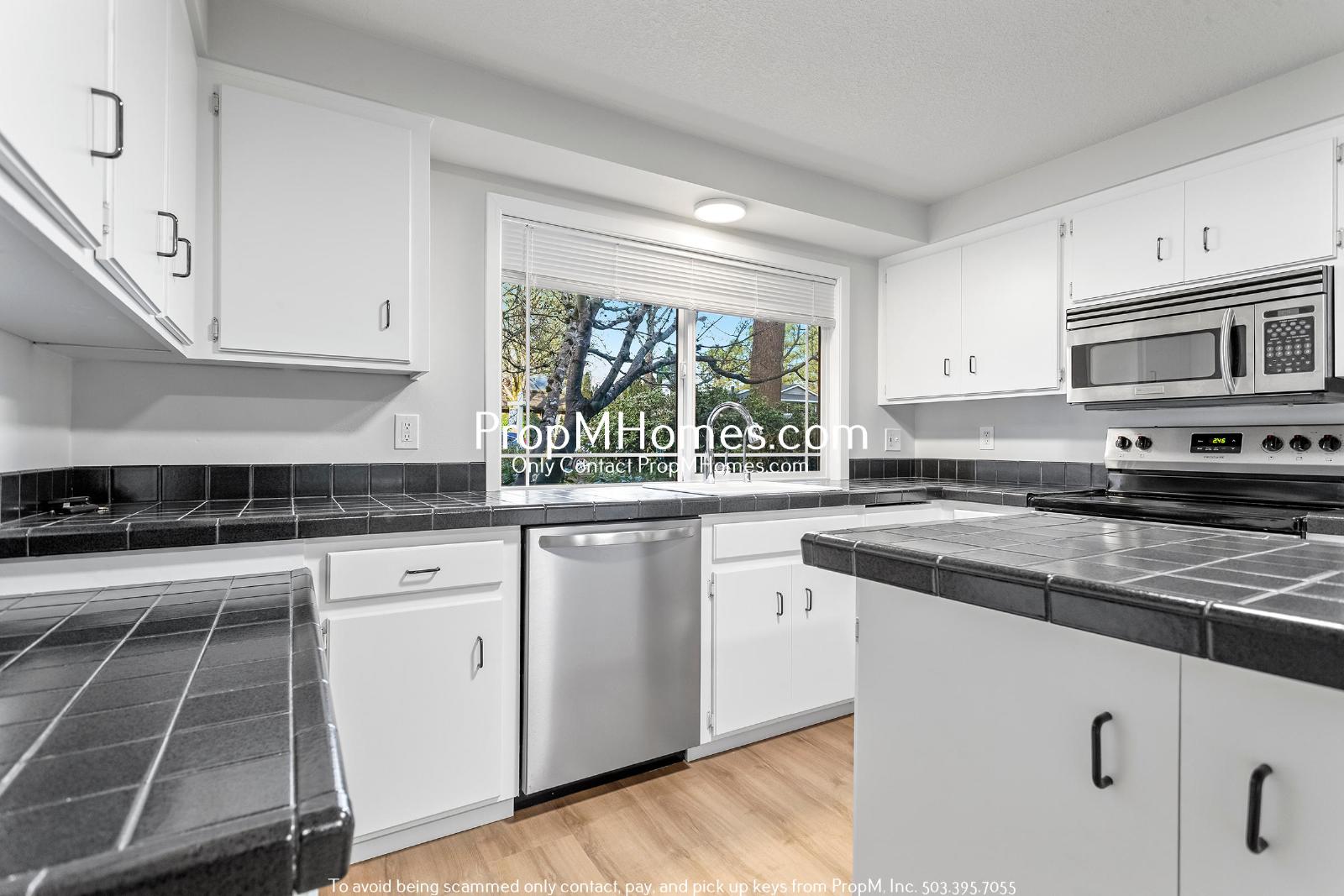 Beautifully Updated Ranch Style Home In Tigard - Like Brand New! property image