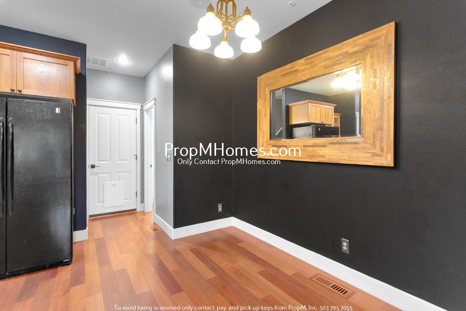 Cozy Two Bedroom Townhome in the Heart of Villebois - Newly Painted Interior! property image