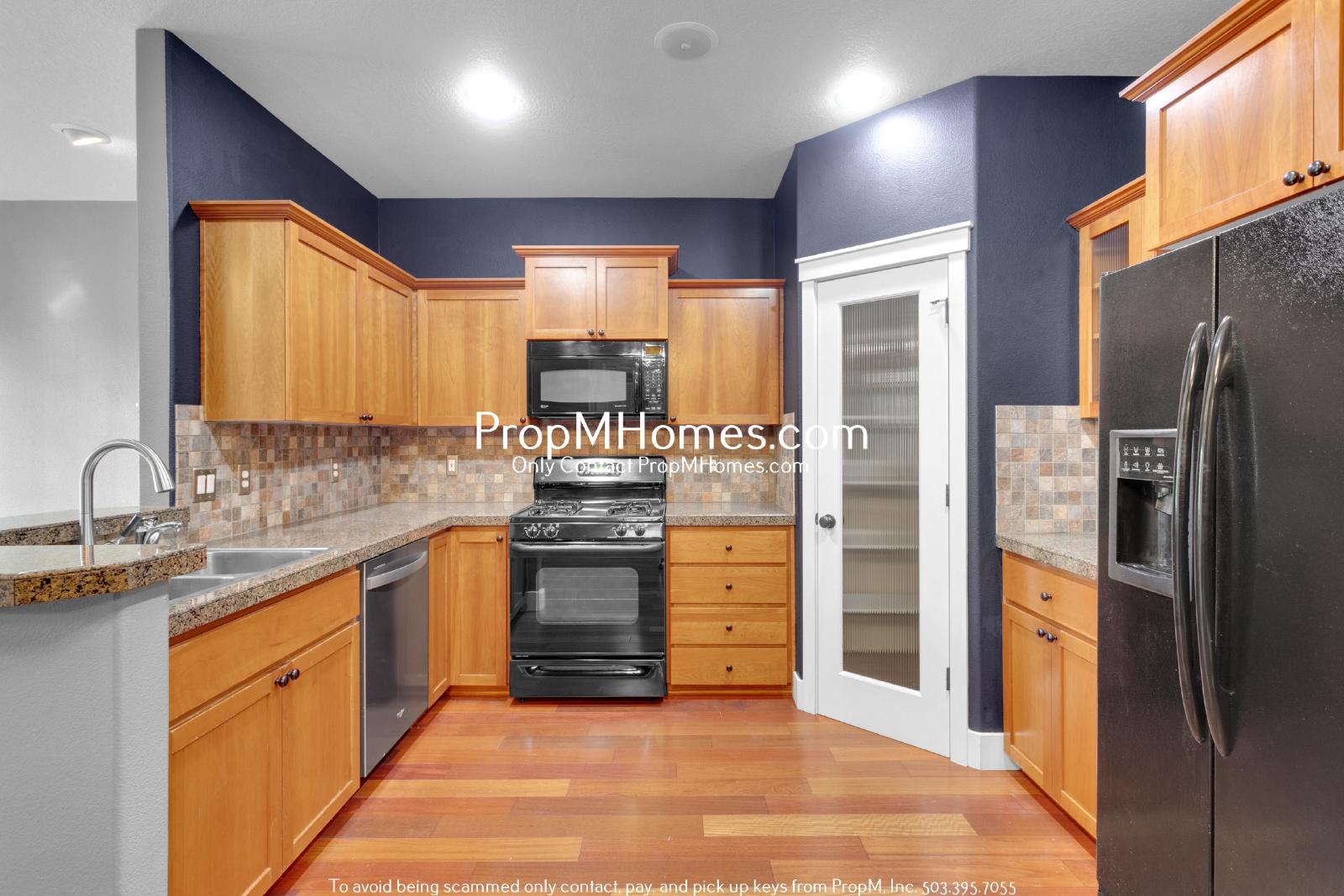 Cozy Two Bedroom Townhome in the Heart of Villebois - Newly Painted Interior! property image