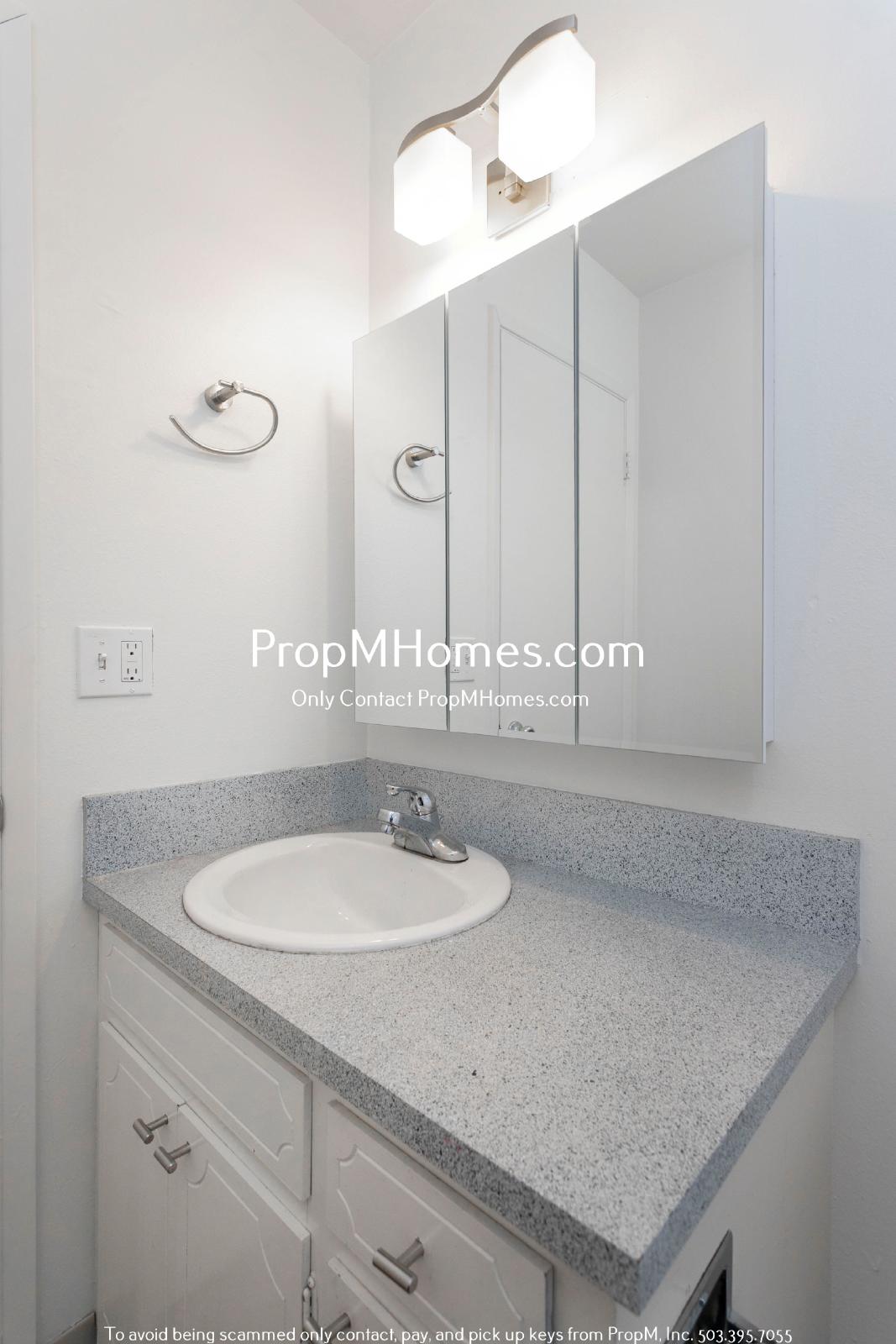 Updated Two Bedroom First Floor Unit in the Heart of Oregon City property image