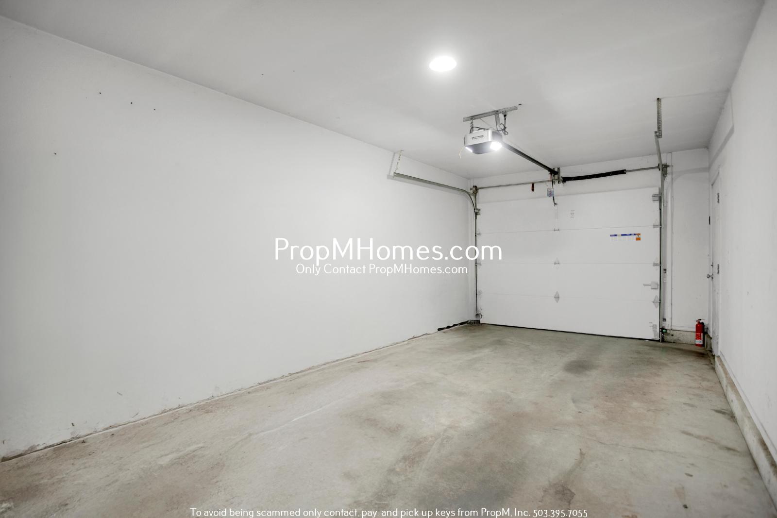 Three Bedroom Gem in Jennings Lodge - Garage Included! property image