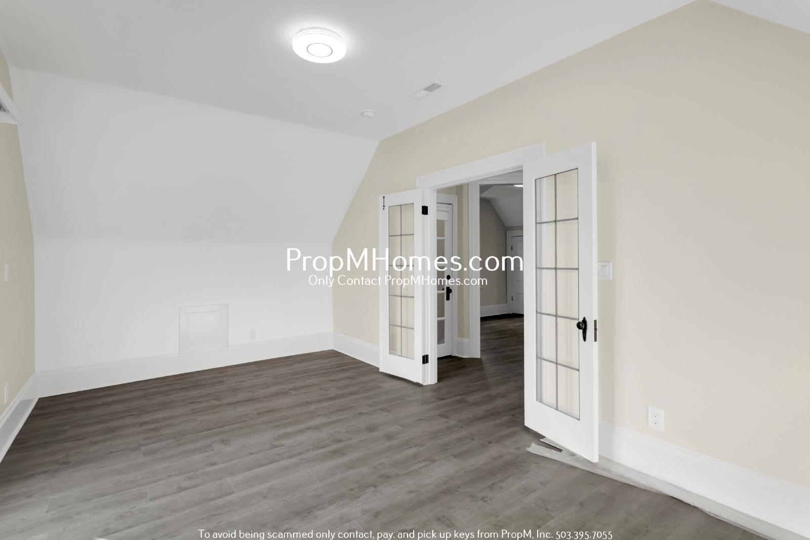 Updated Lair Hill Victorian with Willamette River & Mt Hood Views! property image