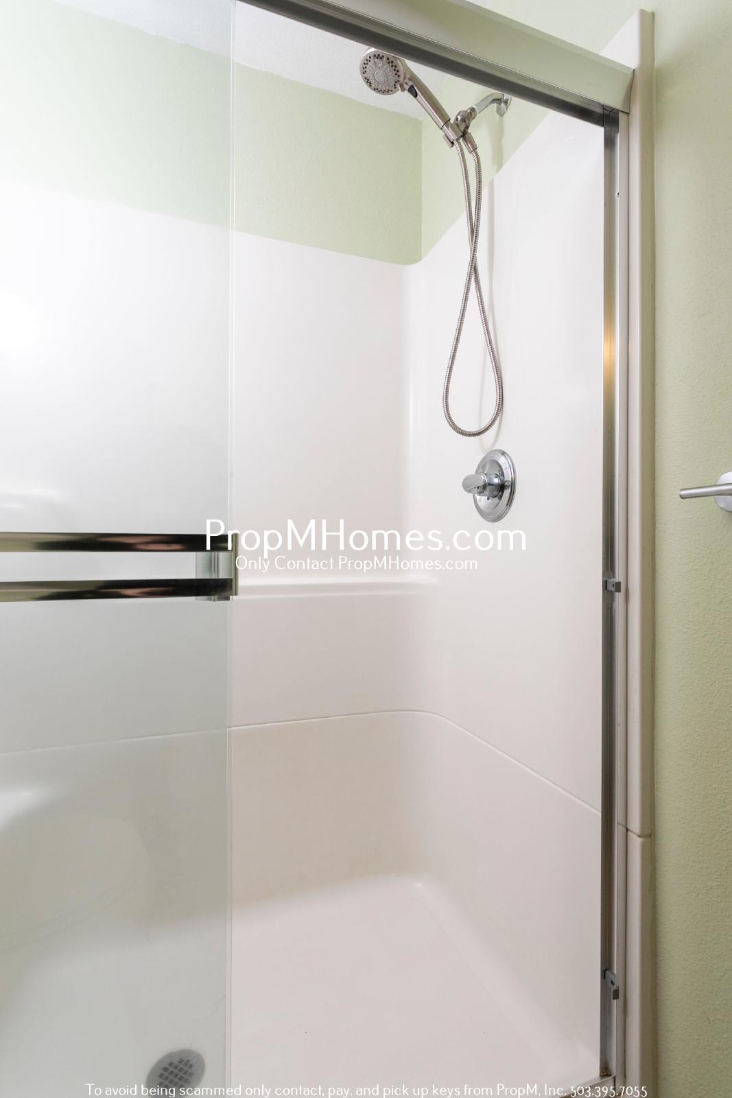 Cozy Two Bedroom Home in Willamette on a Massive Lot! property image