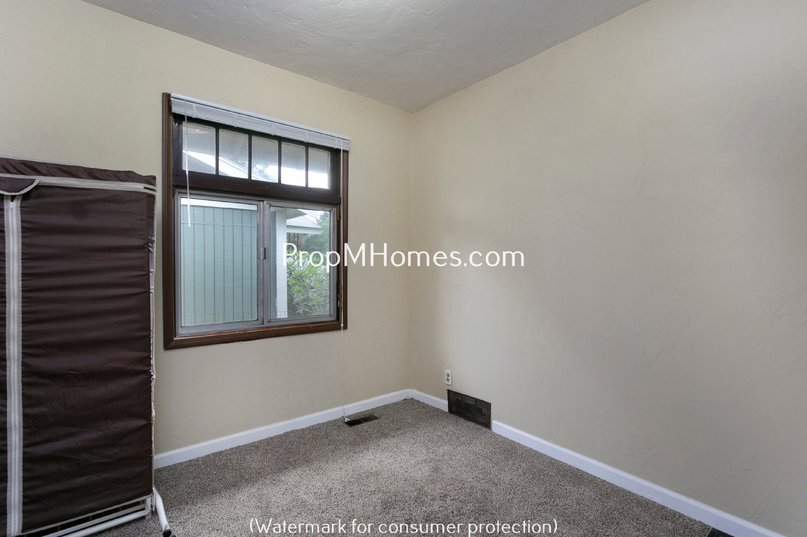 Charming One Bedroom Plus Office/Den In SE Portland! property image