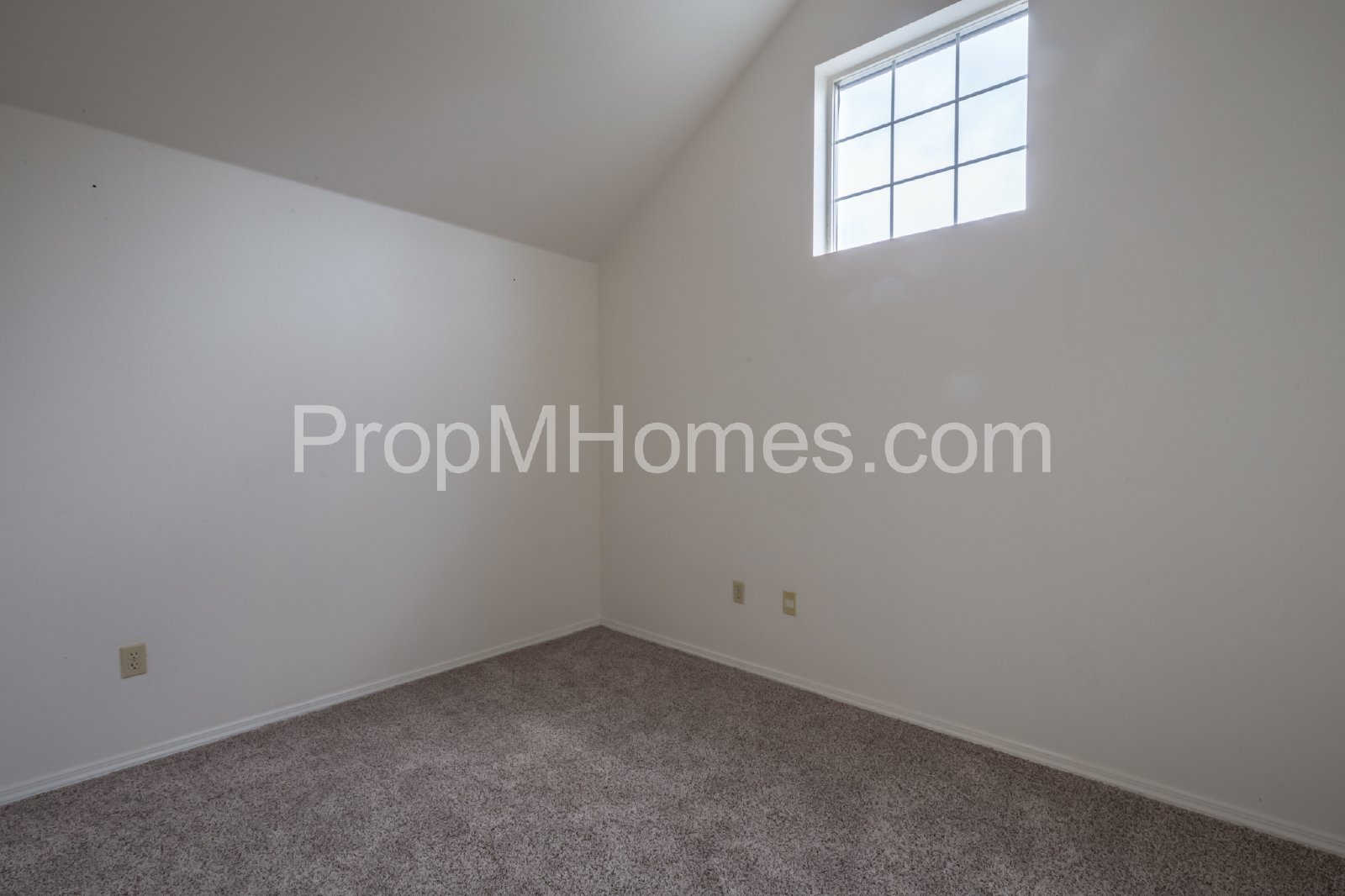 Courtyards at Springville - Upper Level Two Bedroom Condo! property image
