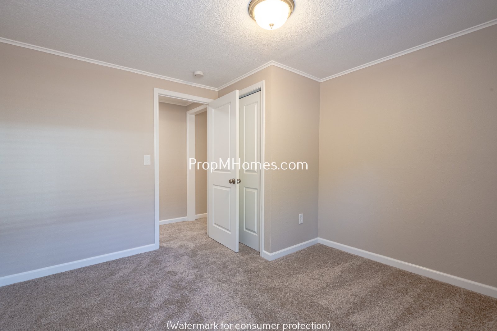 Updated Three Bedroom Home in Milwaukie Heights! property image