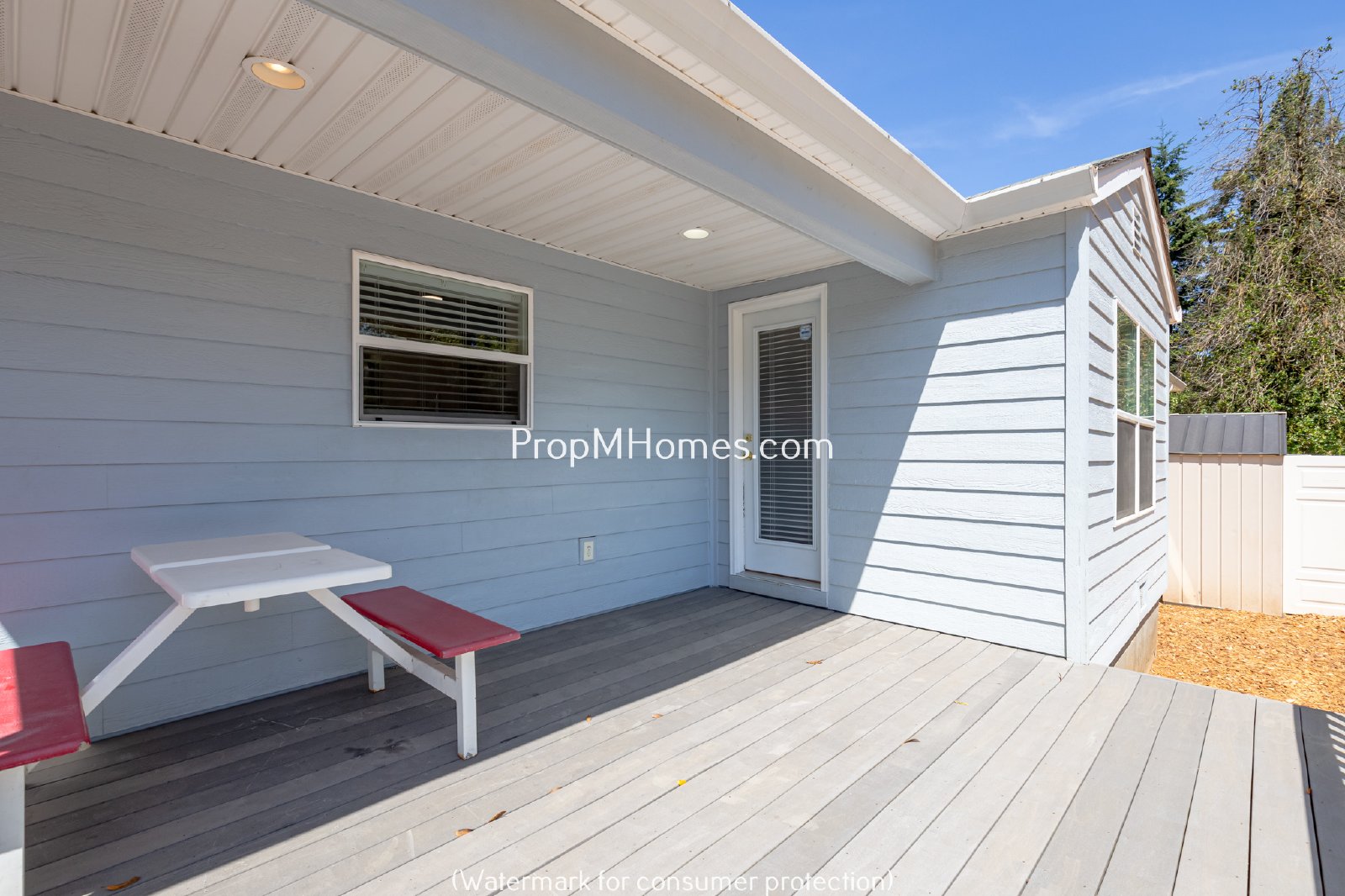 Updated Three Bedroom Home in Milwaukie Heights! property image