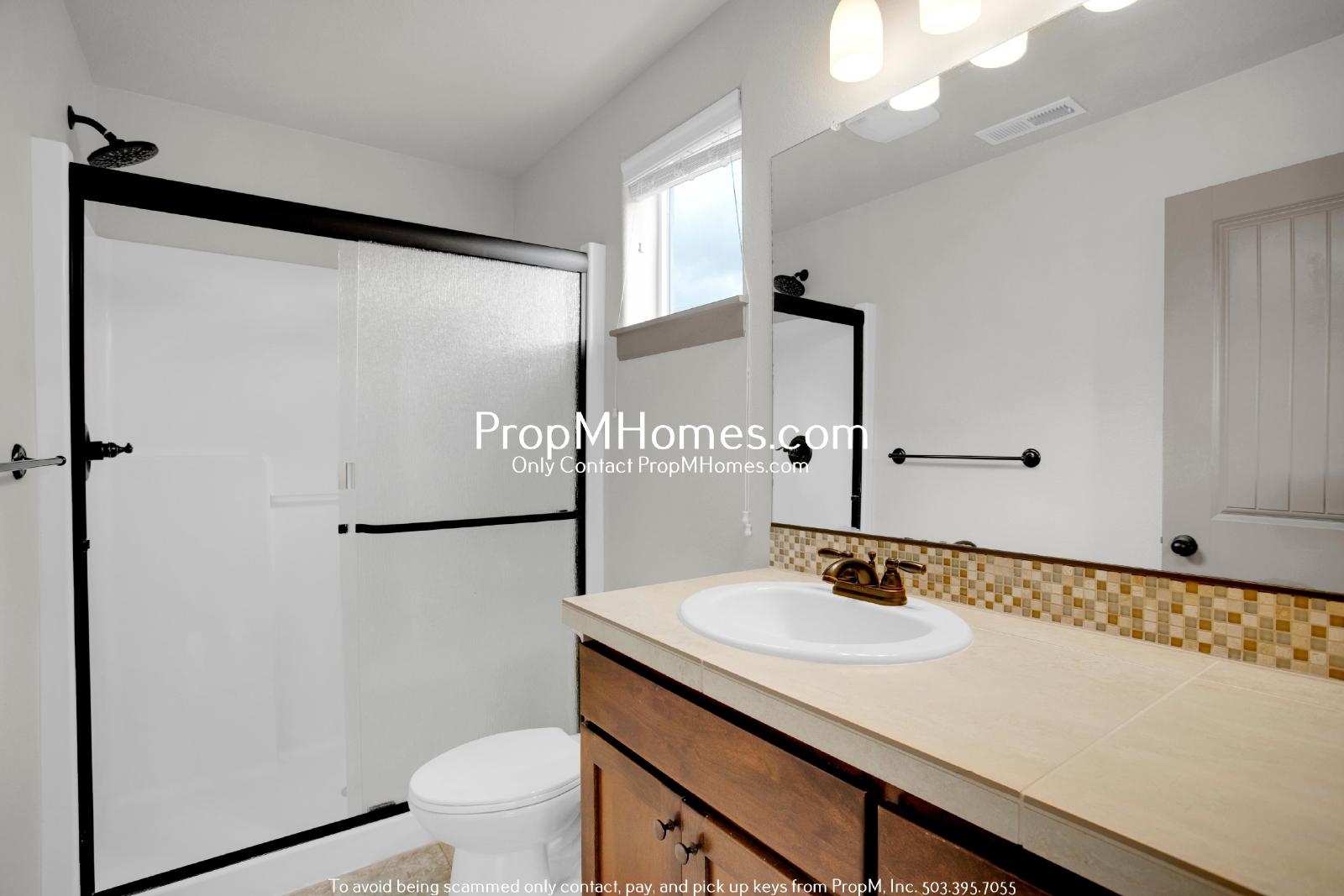 Gorgeous Four Bedroom Townhome in Orenco! DEPOSIT SPECIAL property image