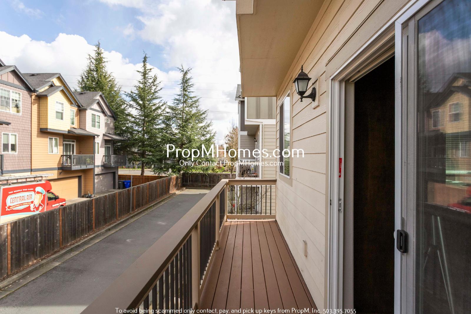 Gorgeous Four Bedroom Townhome in Orenco! DEPOSIT SPECIAL property image