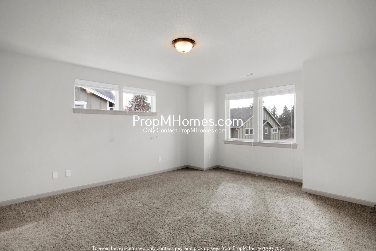 Gorgeous Four Bedroom Townhome in Orenco! DEPOSIT SPECIAL property image