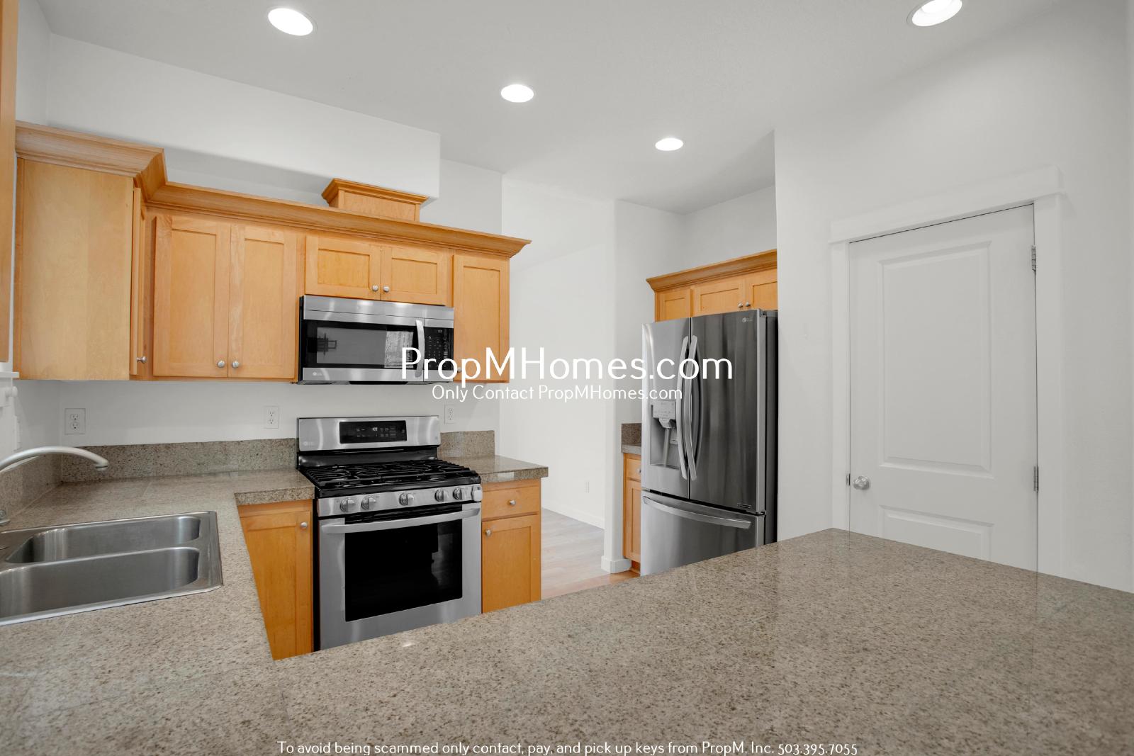 Spacious Bull Mountain 4 Bedroom Home - Huge Yard! property image