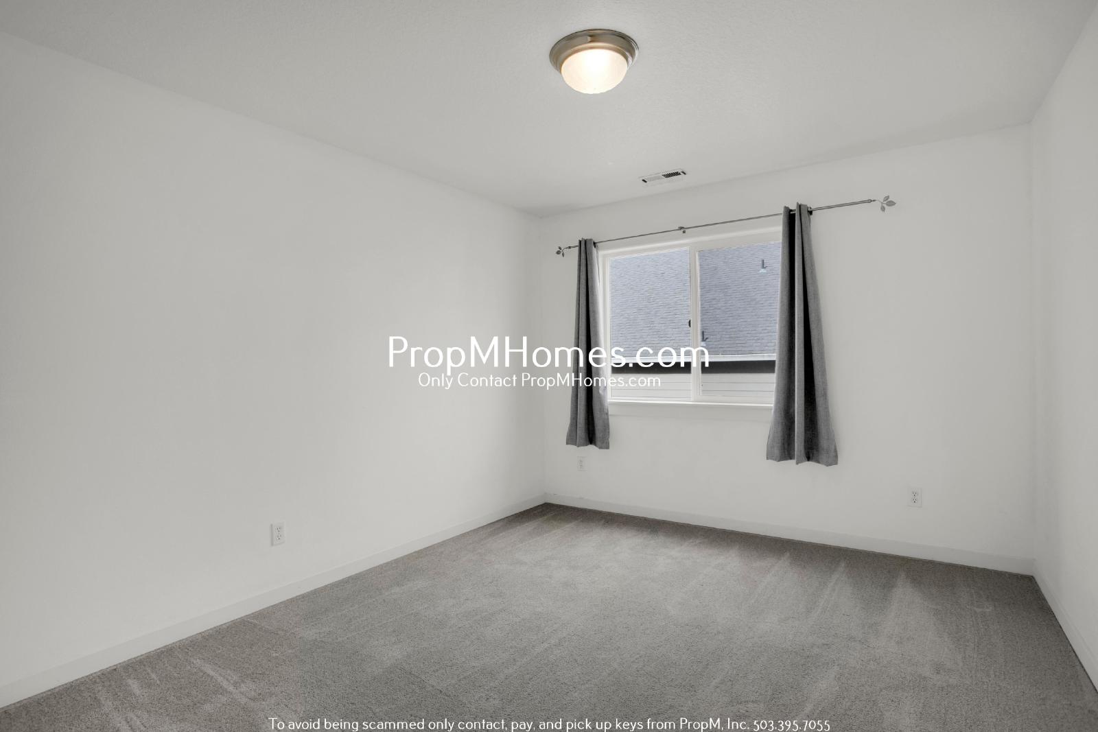 Spacious Bull Mountain 4 Bedroom Home - Huge Yard! property image