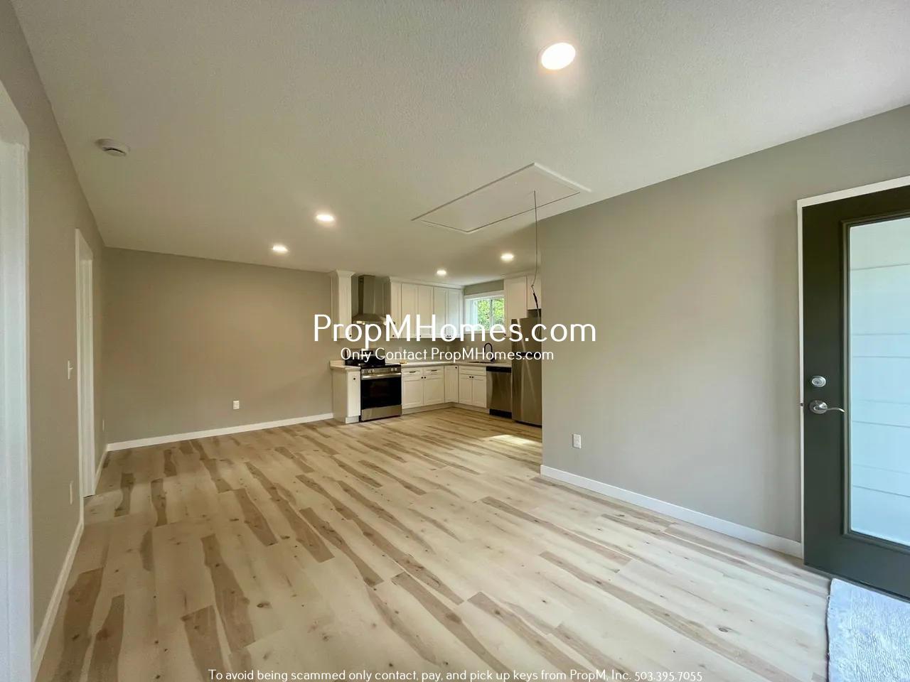 Updated Two Bedroom Bungalow in Milwaukie - Move-in Special! property image