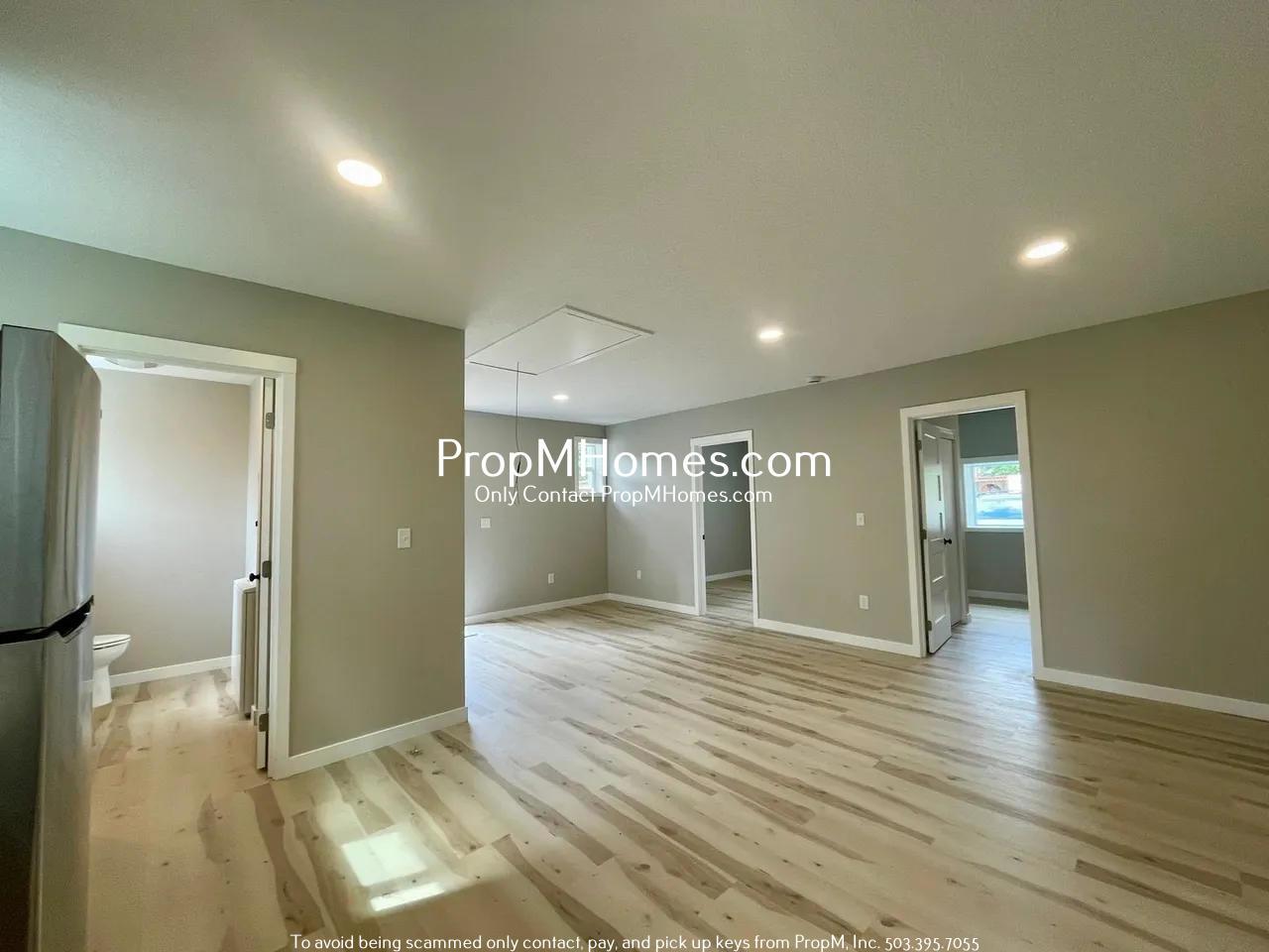 Updated Two Bedroom Bungalow in Milwaukie - Move-in Special! property image