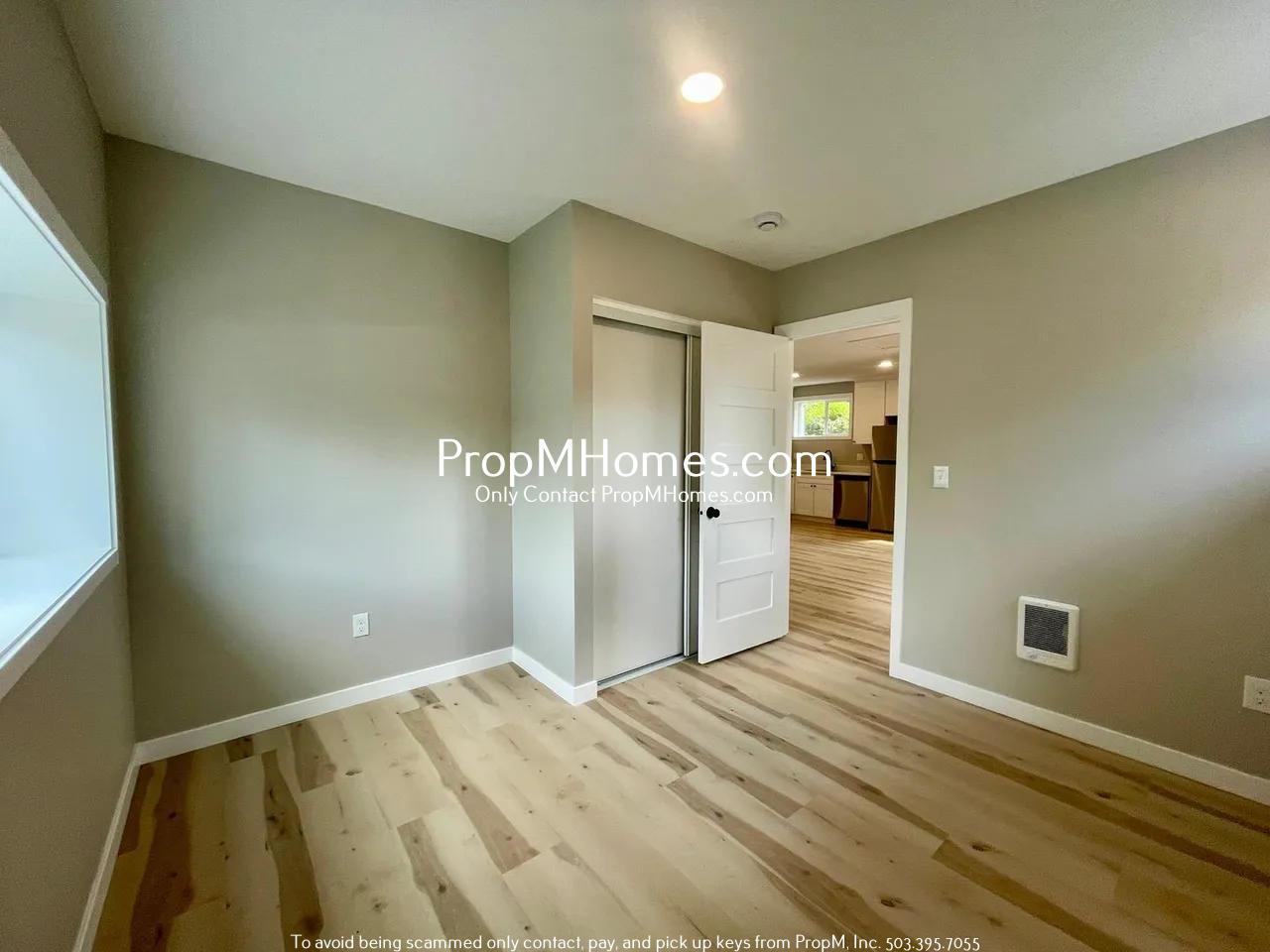 Updated Two Bedroom Bungalow in Milwaukie - Move-in Special! property image