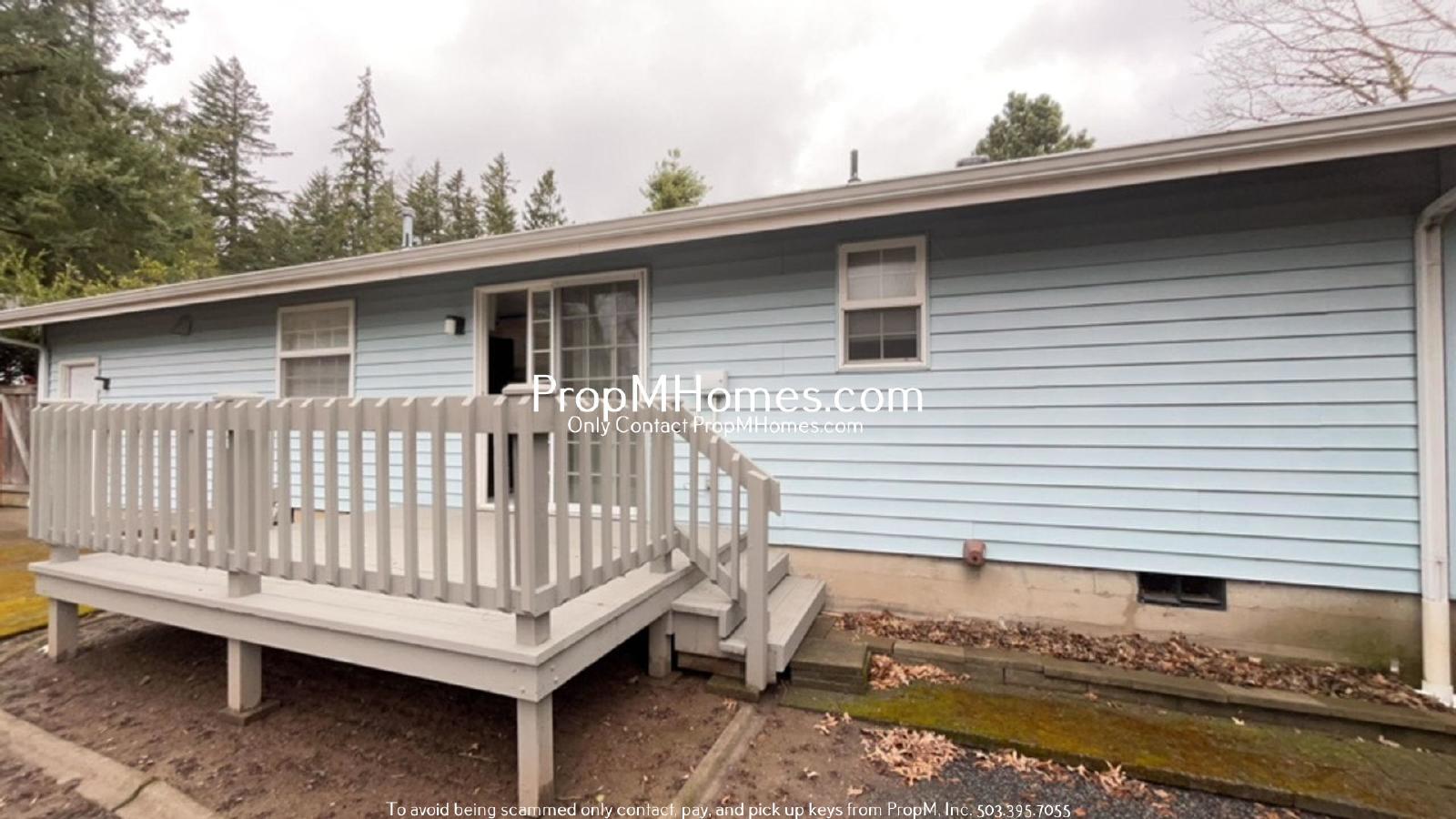 Lake Oswego Two Bedroom Home - New Updated Kitchen! property image