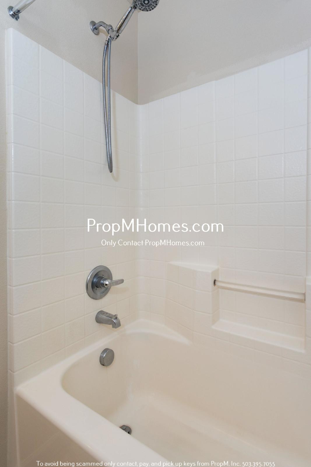 Cozy Two Bedroom Townhome in Amberglenn! property image